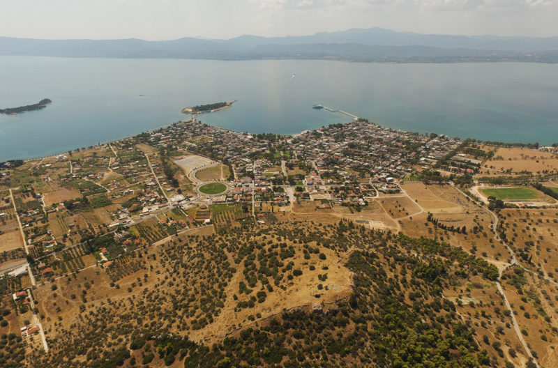 Vue d'Érétrie depuis l'acropole (photo drone 2015)