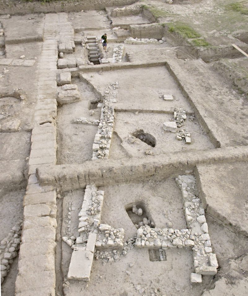 Early Archaic building bordering the sanctuary