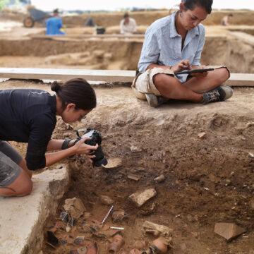 Grabung im Tempel von Artemis at Amarynthos