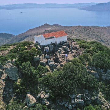 La fouille au sommet du Mt Hellanion